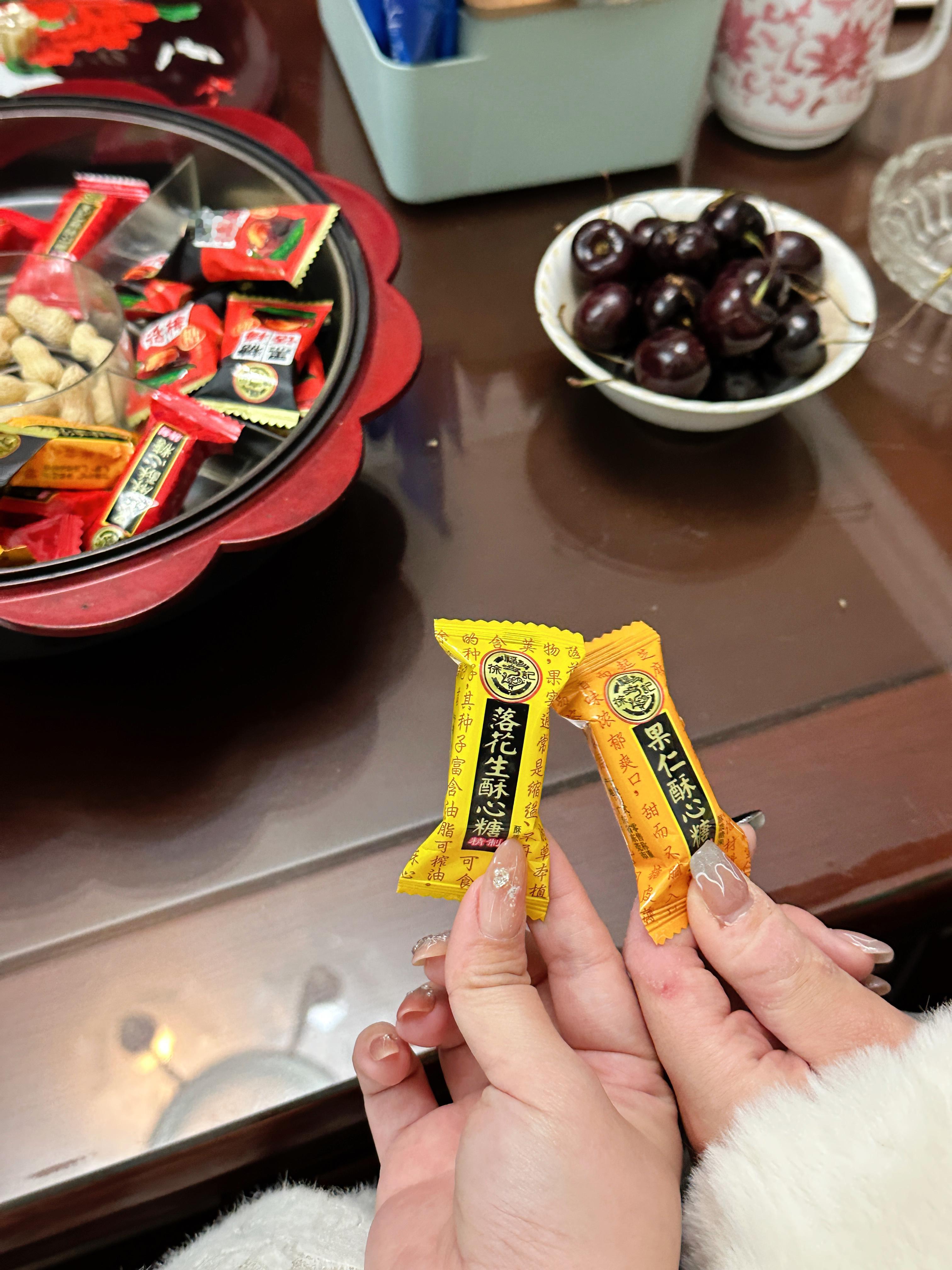 拜年日拜到一半来吃达美乐哈哈哈哈哈SM怎么这么多人啊！！！ ​​​