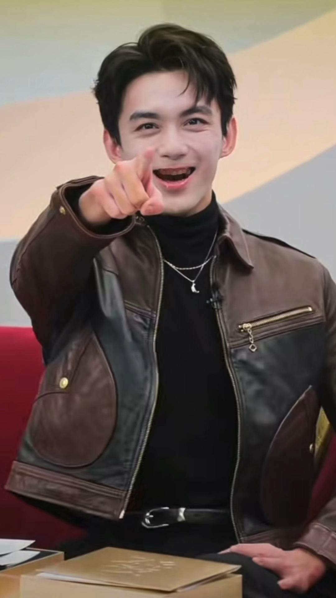 哈哈哈哈哈哈哈哈被吴磊指到的人都会永远不死！吴磊祝大家永远不死