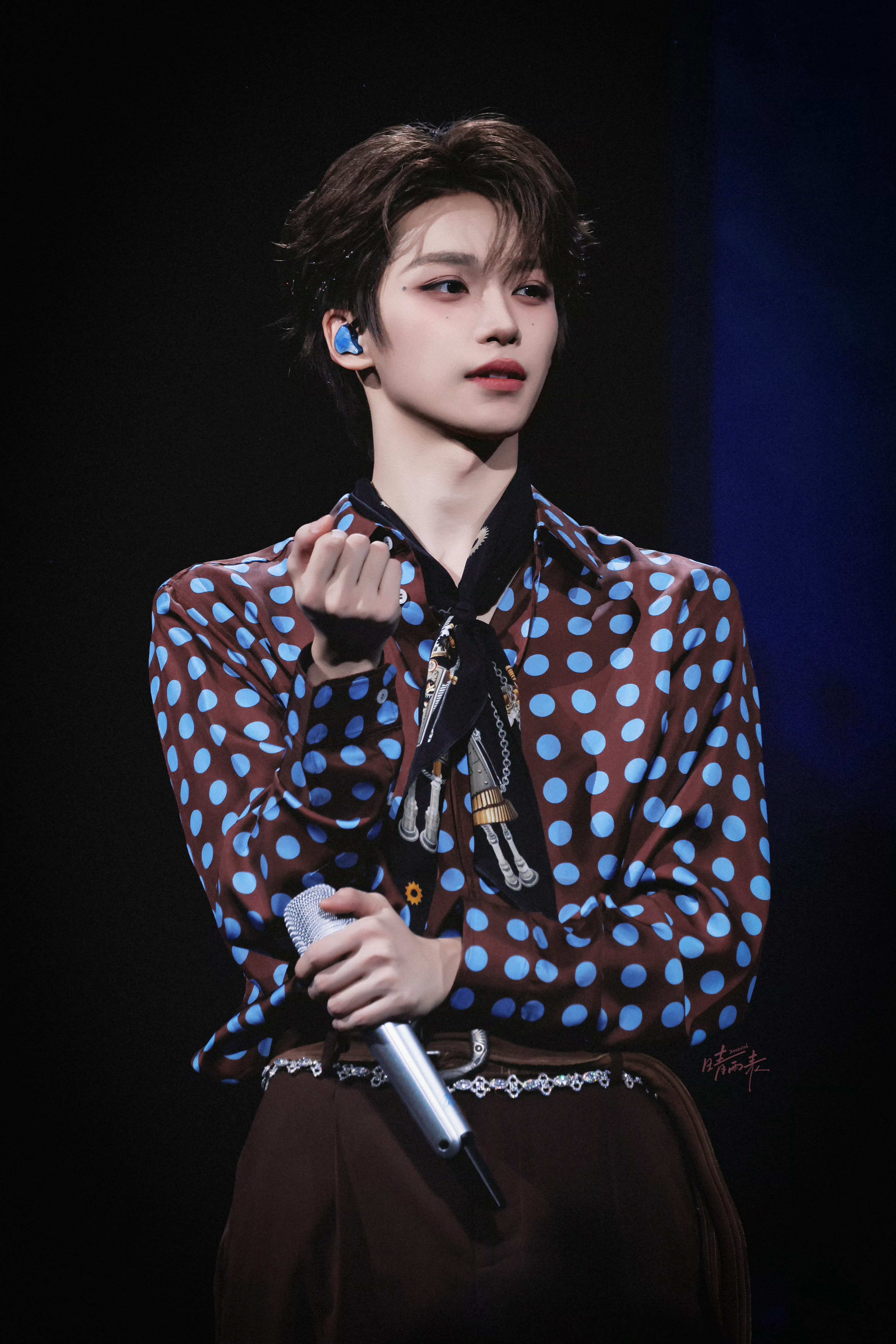 梓渝经纪公司成立新公司不关心公司只关心梓渝 我宝的美貌很动人