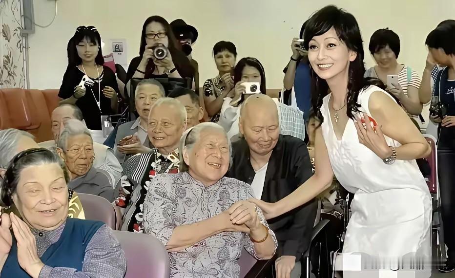 都是 70 多岁啊！[泣不成声]