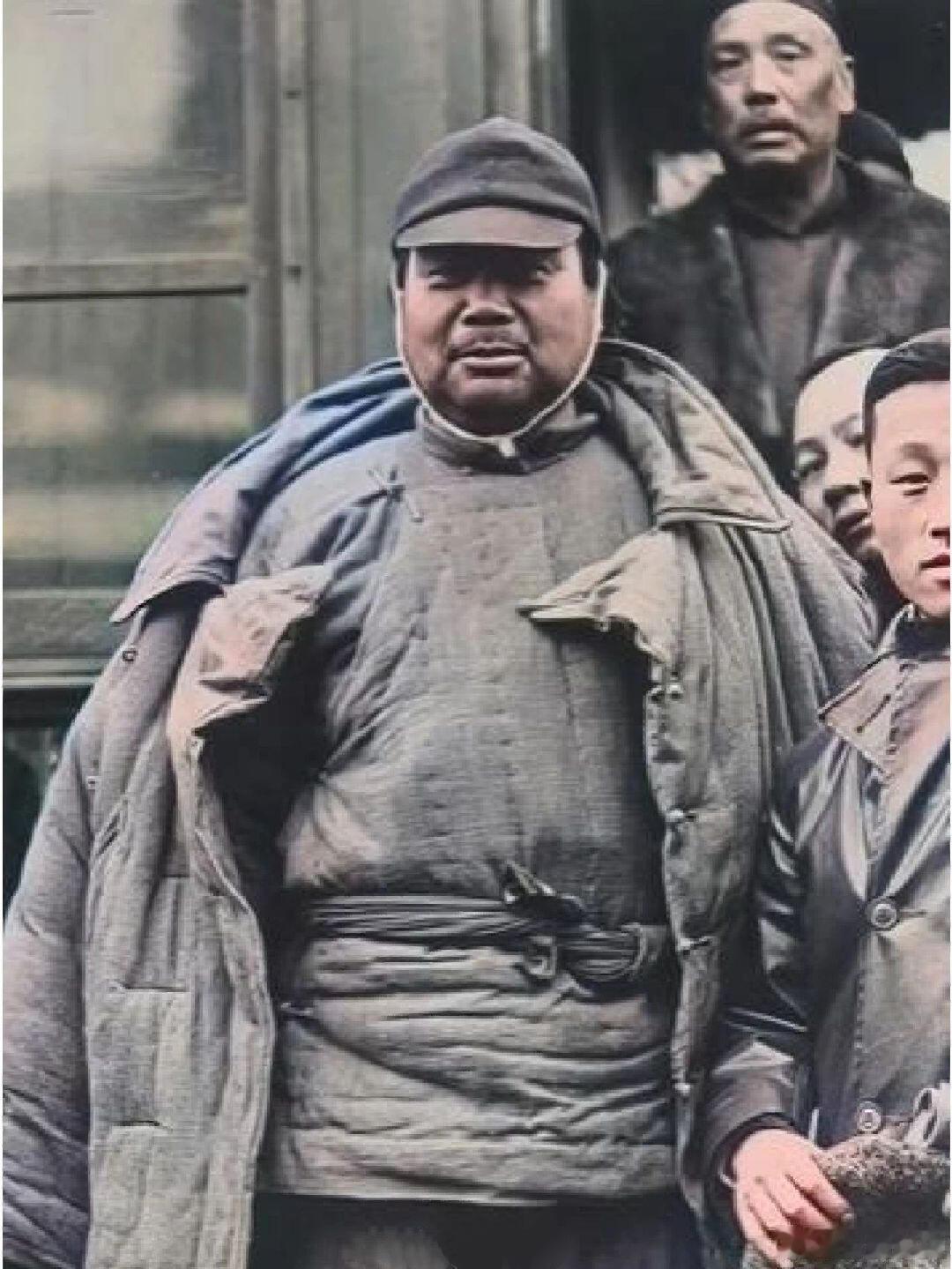 冯玉祥下火车老照片！ ​​​
