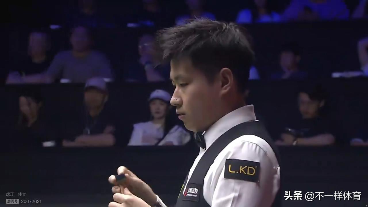 赵心童6-0零封罗伯逊晋级四强，囧哥3-5到6-5大逆转马叔晋级四强，半决赛赵心