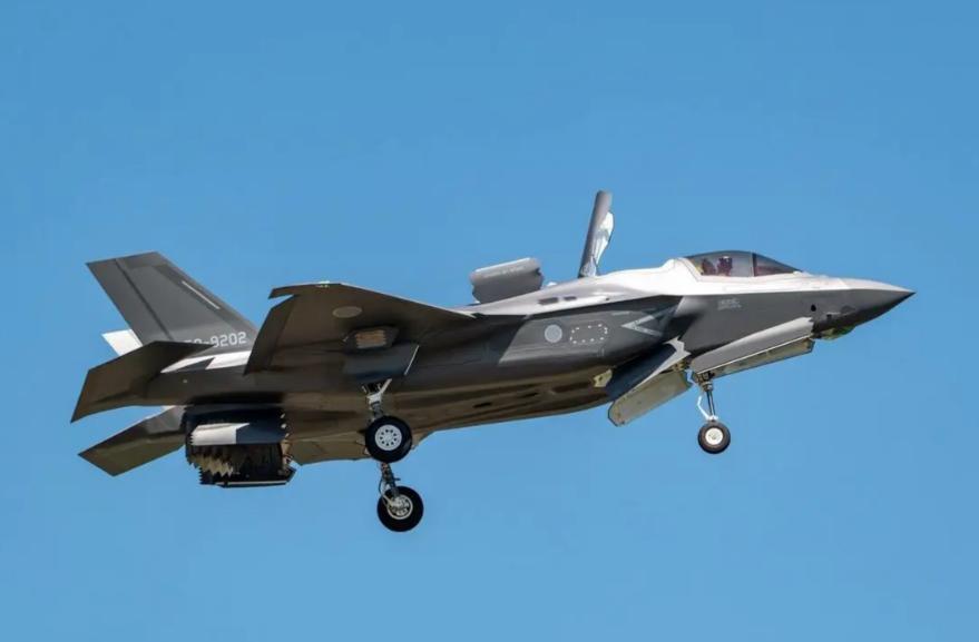 美国又一架F-35B没了！
【观察者网】据美联社和美国有线电视新闻网（CNN）报