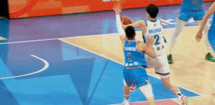 瘦死的骆驼比马大！麦基替补17分钟 10中9高效砍下22分4板2断1帽cba名场