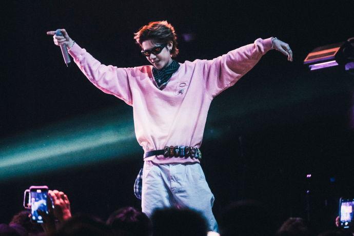 十亿播放量下的追梦人：林渝植的音乐“负债单”
 
“谁家的枝头鸟儿成双对，蝴蝶翩