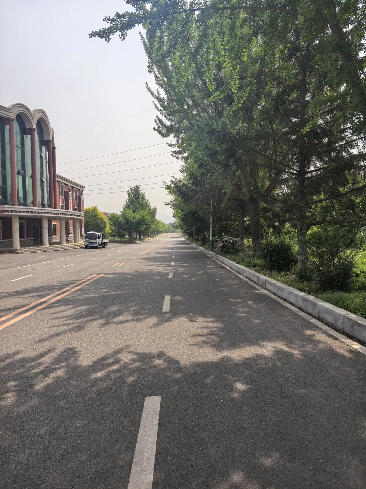 这个风景如画的地方，是现今锦州车辆段，20多年前全国就13个铁路局，锦州就是其中