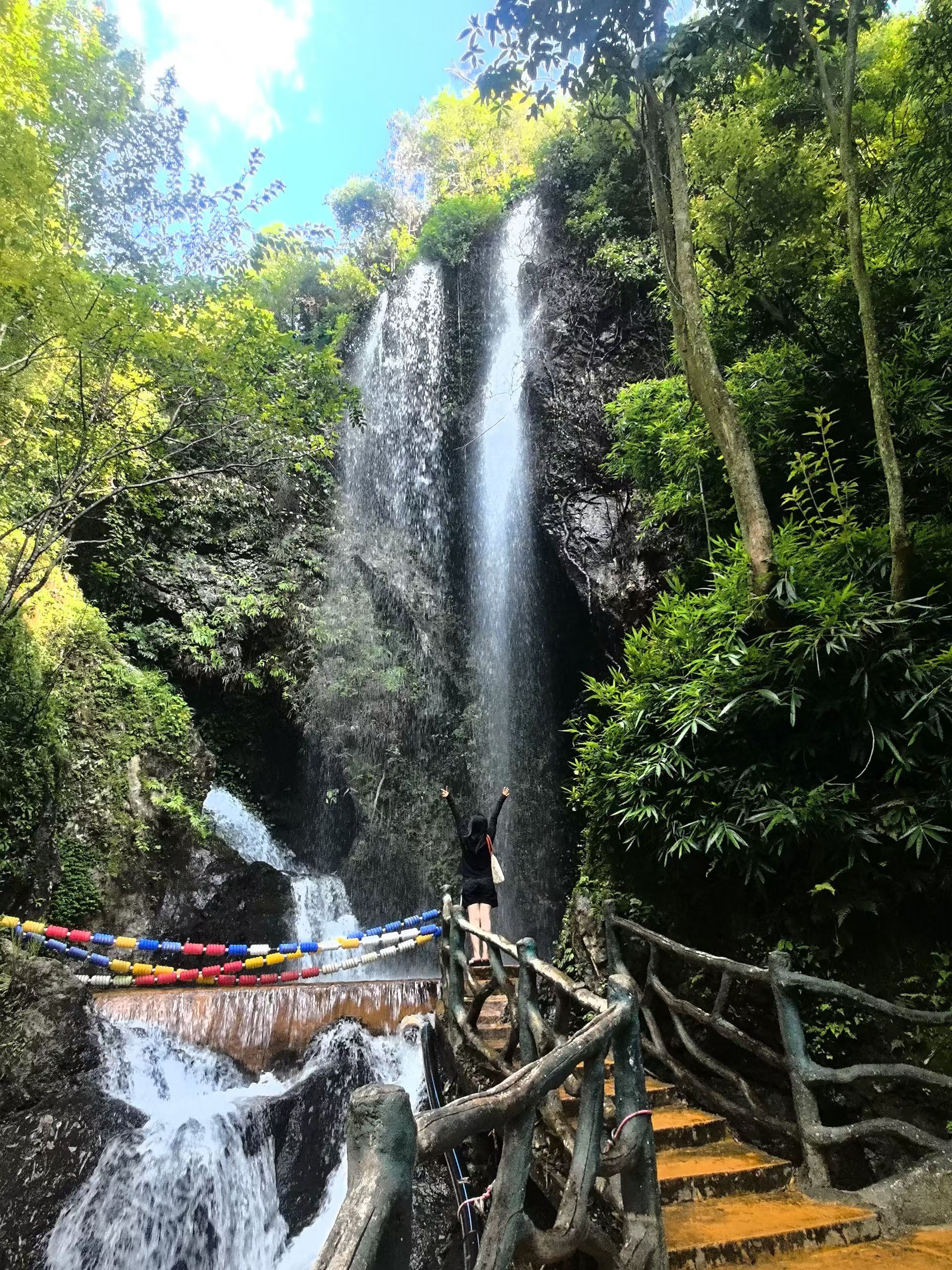 躲进山林  与清风瀑布相处 世间纷扰     止于山林水声生活手记