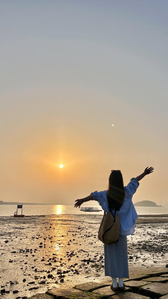 在海一方的浪漫日出🌅