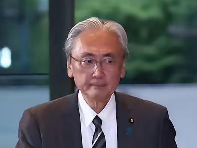 日本很难受

日本最近想跟中国缓和关系，说了不少好话。连驻巴西的大使都公开喊话，