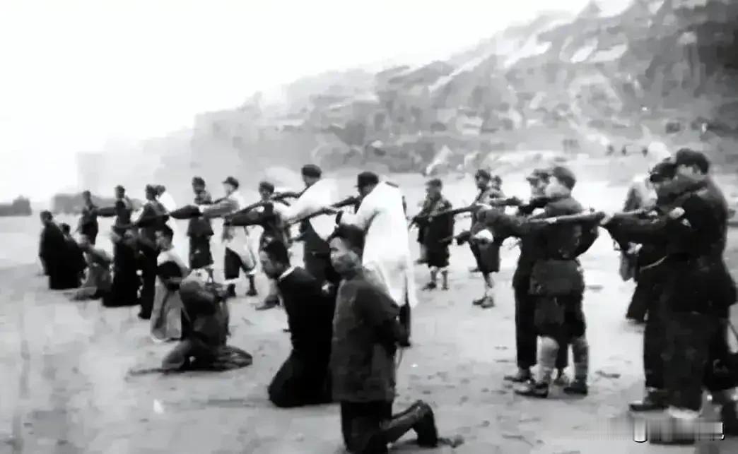 1947年8月，国民党icon师长李铁民下令将一百多地下党杀害，少将icon韩君