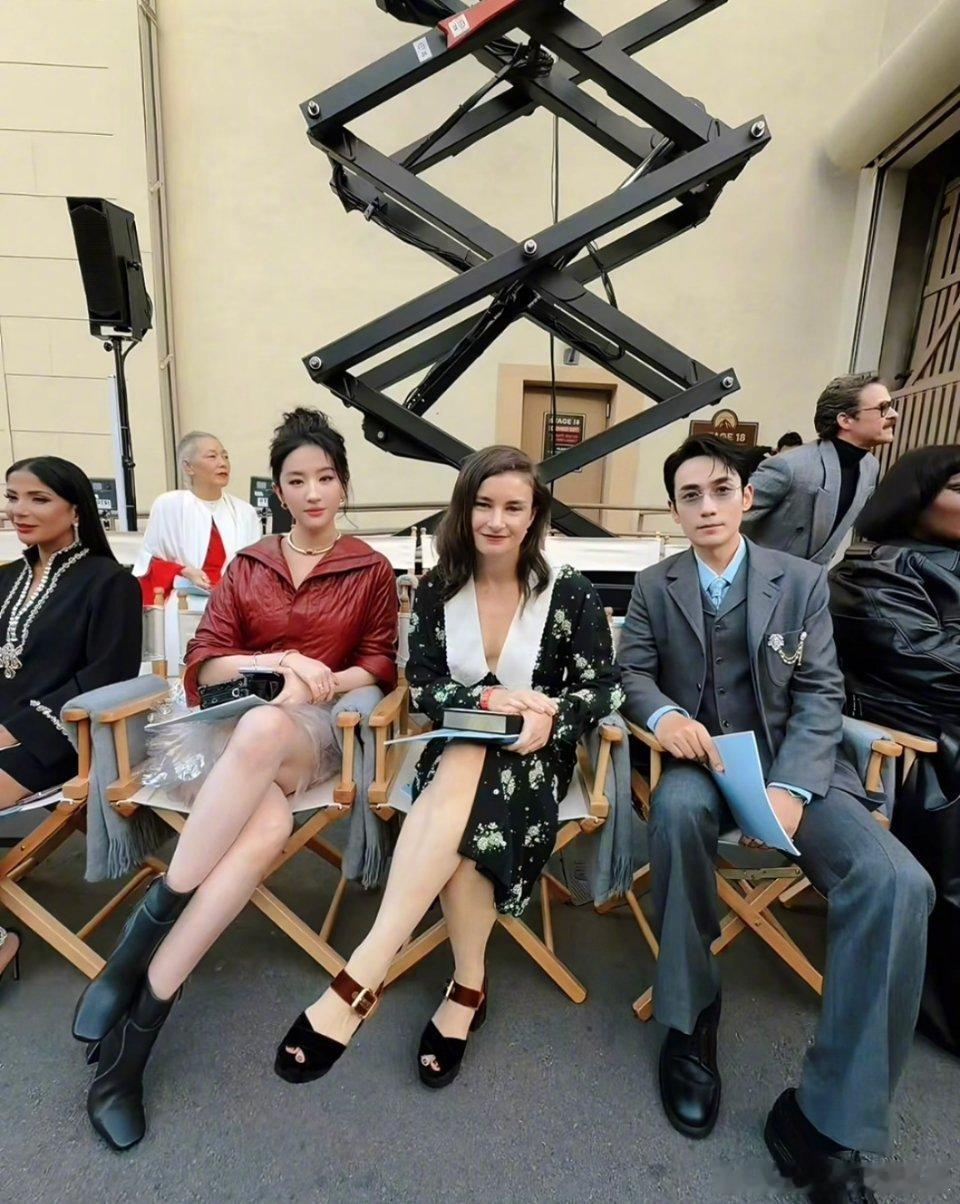 都别吵都别吵，这是我双担有生之年，快感动哭了刘亦菲好美，朱一龙好帅双倍惊艳双倍荣