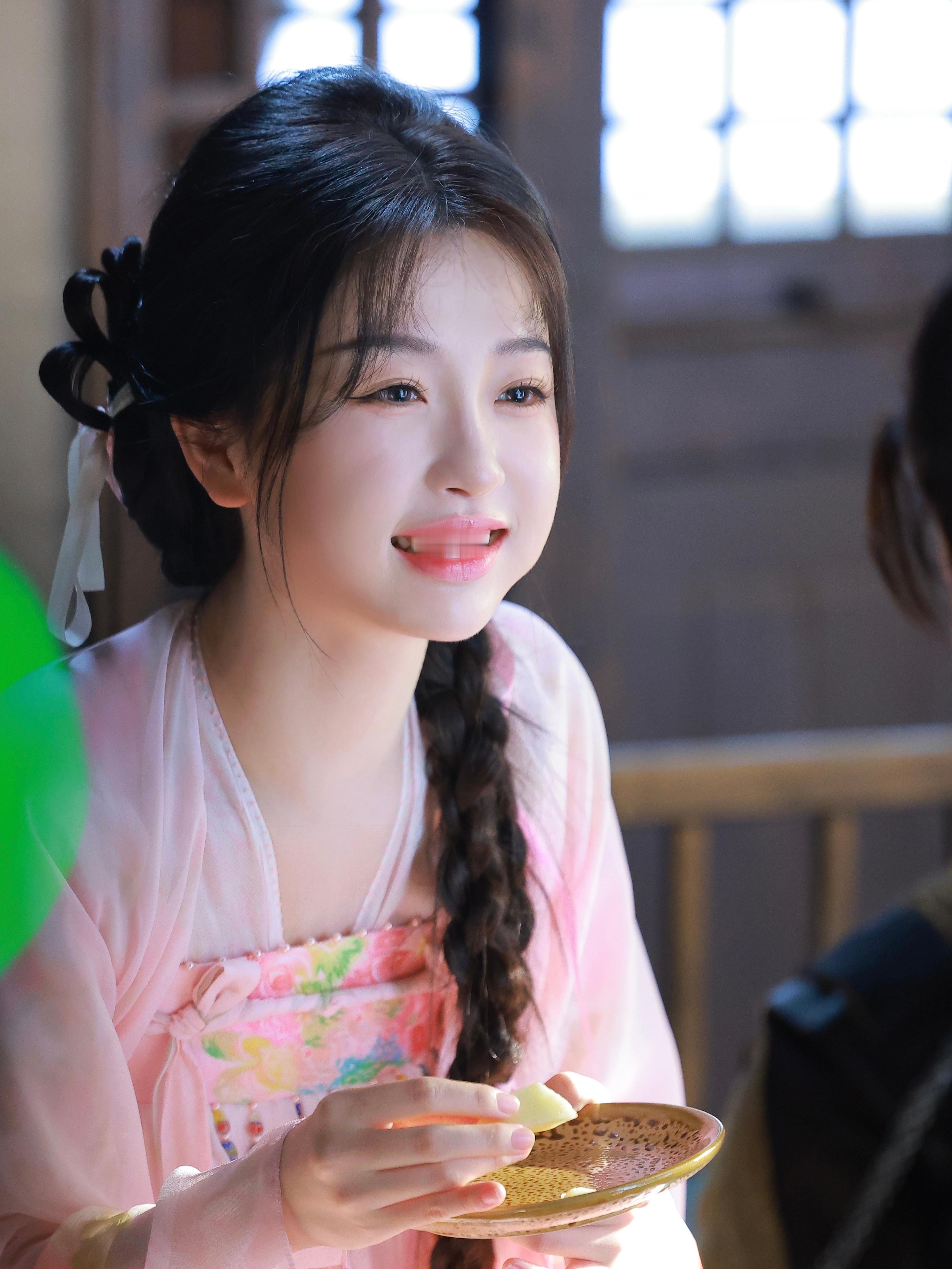 永夜星河 没吻戏 也没说没有吧[允悲]不确定的事情吵来吵去无意义啊 真那么car