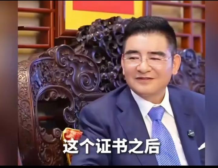 陈光标，面相颇具佛缘，今年已57岁，有着“中国捐赠大王”的美誉。他多年来坚持捐赠