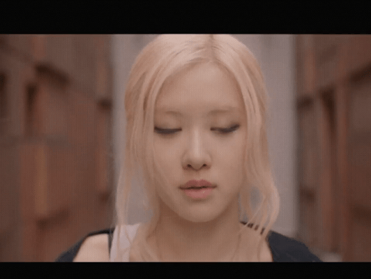 一个是大宣发的的正规一先行曲一个是大宣发的新ep先行舞曲全都跟我们泄露了好久的抒