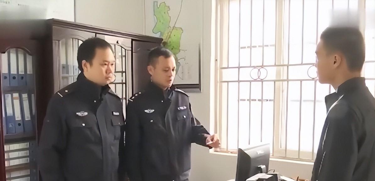 2015年，一个怀揣军旅梦想的年轻小伙兴冲冲地参加了体检。然而，命运却跟他开了一