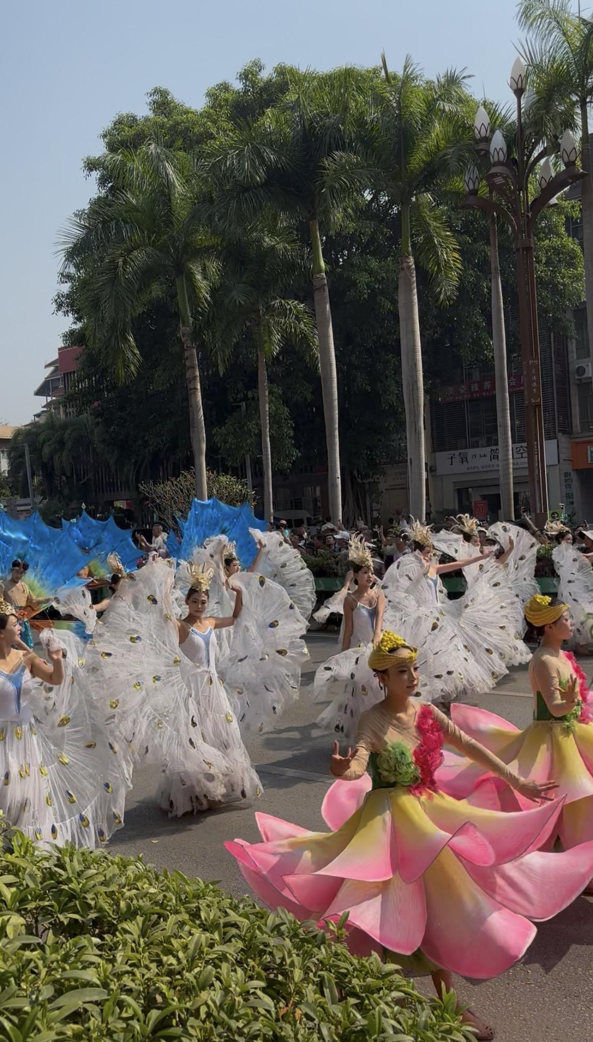 我的今日状态：🏝️旅行度假
我这里的天气：☀️晴天

知道今天上午是景洪市的花