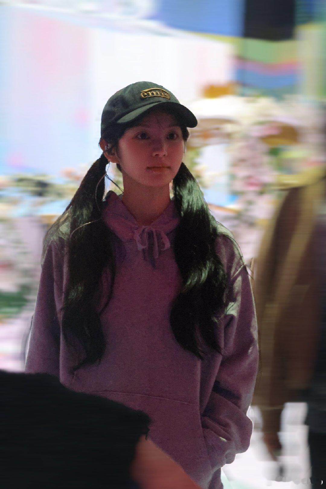 #田曦薇双马尾彩排照#田曦薇是素颜吧？好漂亮的大眼睛啊，期待小田[抱一抱][抱一