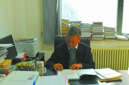 以核魂破“圾”局，老者风骨照国魂
 
          79岁核弹专家杜祥琬“