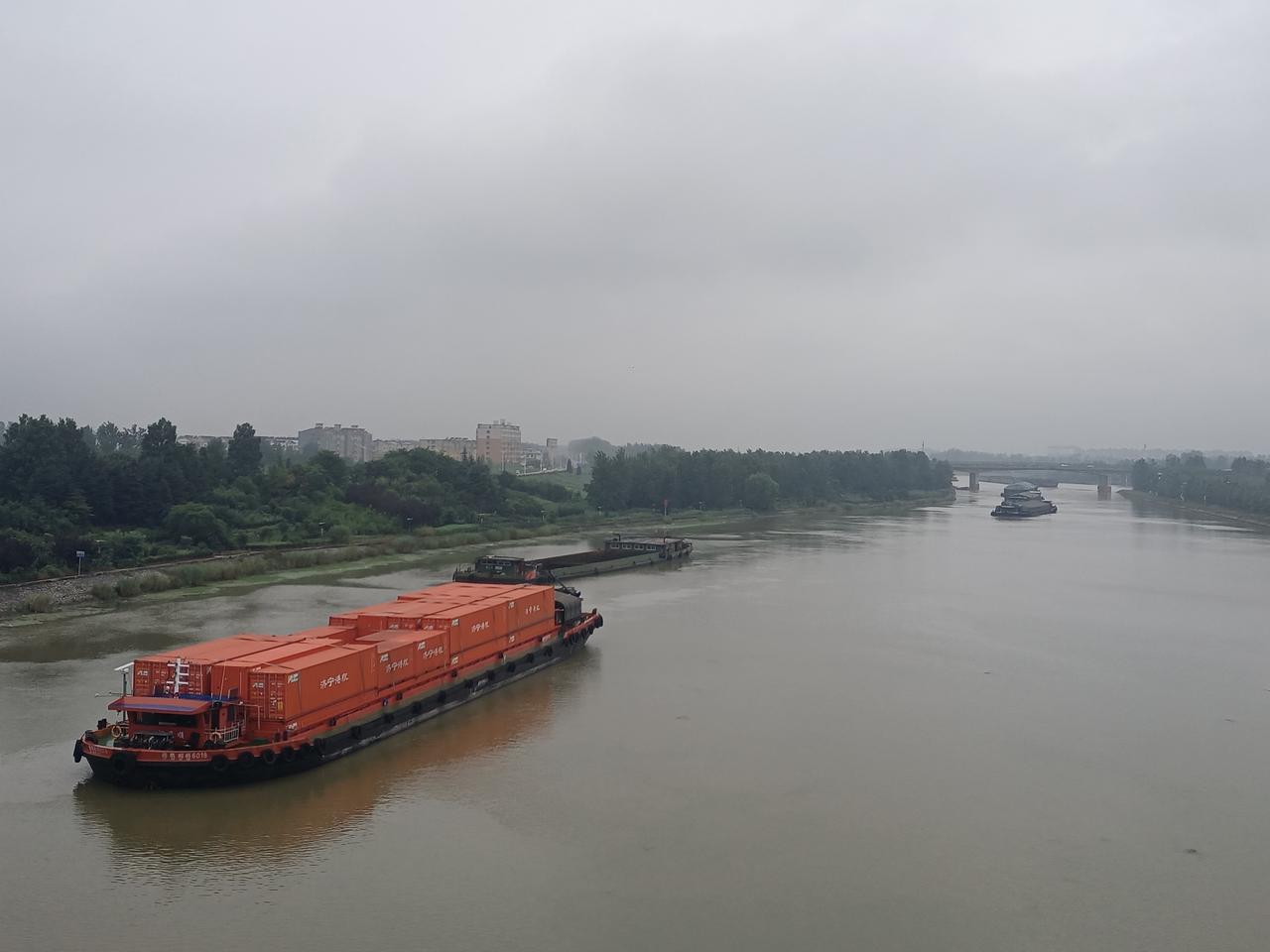 7.17日暴雨后的台儿庄京杭大运河漕运景象！（图片来源：老山兰随手拍）