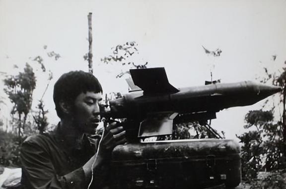 当年为了对付苏军的钢铁洪流，我军大量生产了红箭73反坦克导弹。然而，由于生产过多