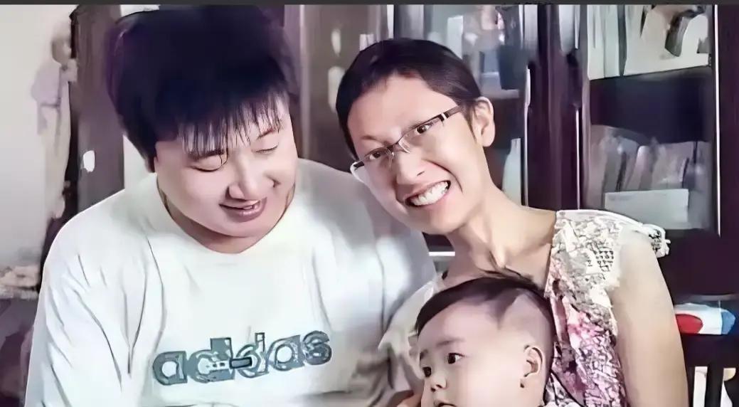 怀孕五个月确诊胰腺癌晚期，她仍决定把孩子生下来
张丽君在化疗间隙，忍着癌痛写下两