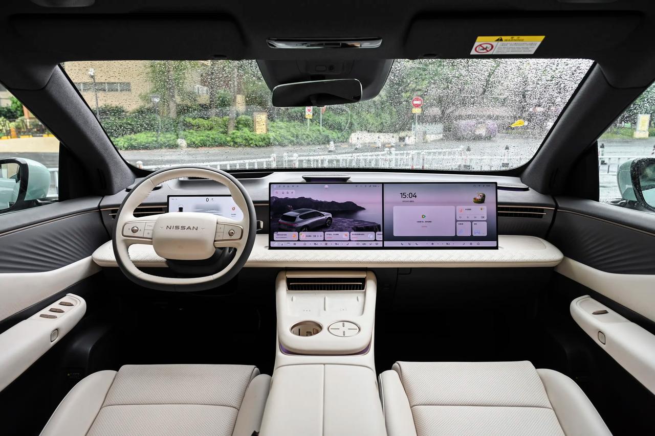 我觉得东风日产NX8增程260 Pro很像一台“国内团队主导的日产车”：外面保留