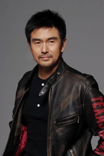 白凡，汉族男演员，1962年5月4日出生于重庆。他是恩典创艺传媒签约艺人，198