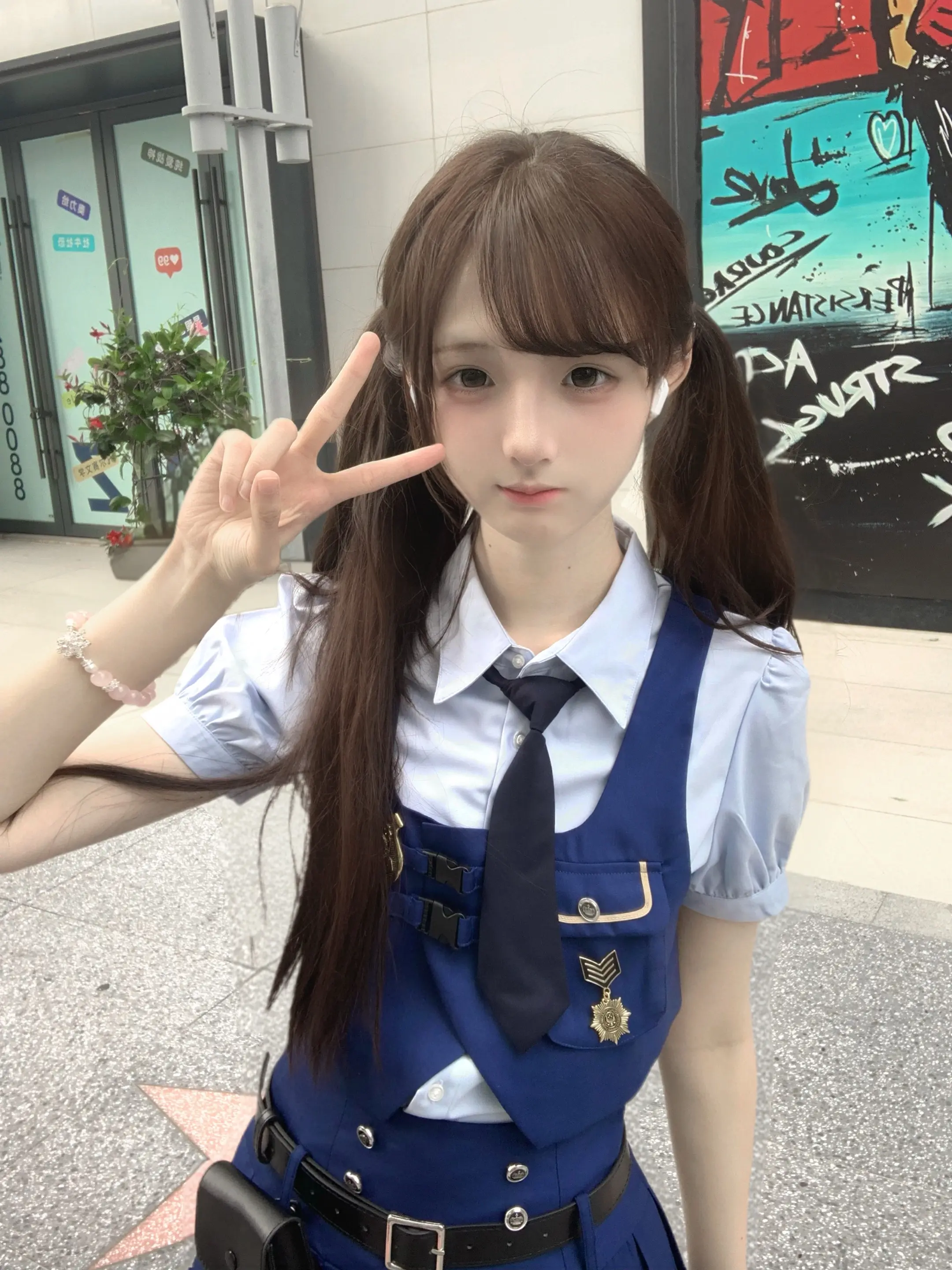 偷偷把你抓走也不会有人发现吧！（＾_-）