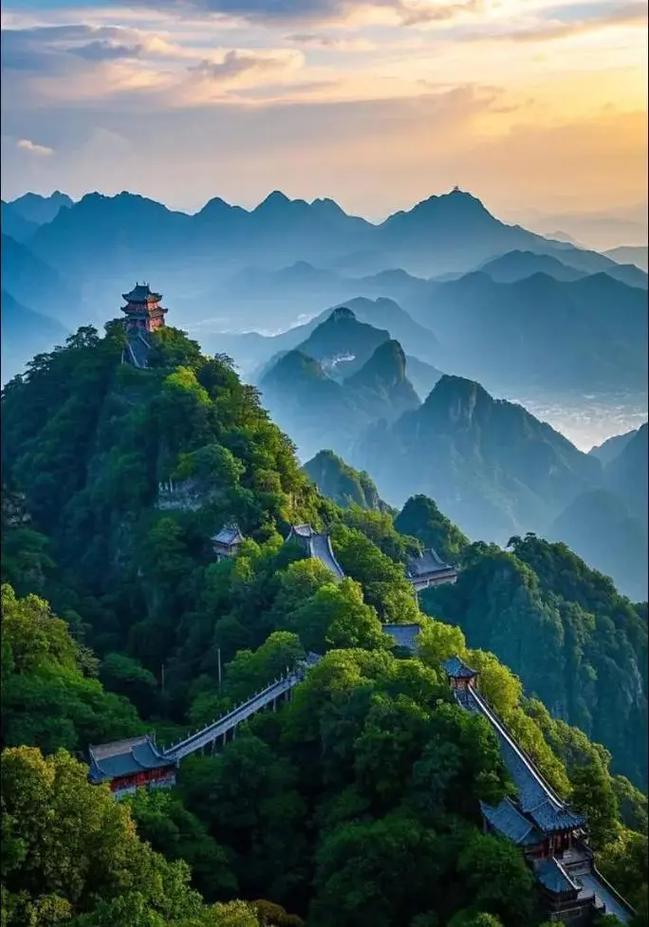 武当山的自然环境对长寿的影响可太大了。它地处湖北十堰丹江口市，山区环境优美，空气