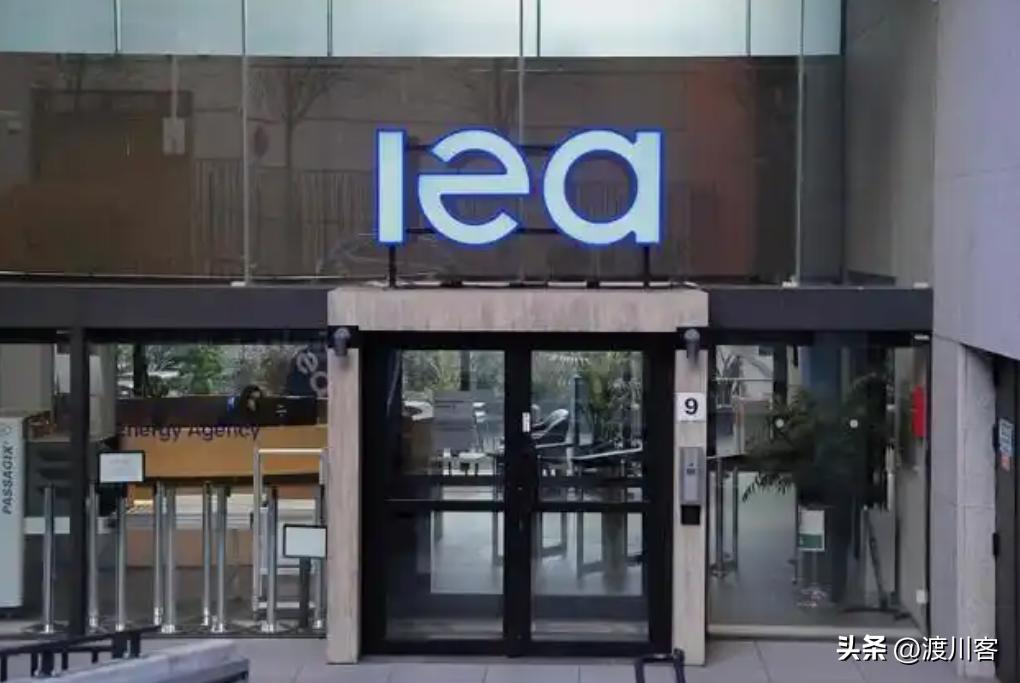 伊朗不按常理出牌，不正面硬刚美以联军，转而管控石油，近期全球石油市场陷入动荡，核