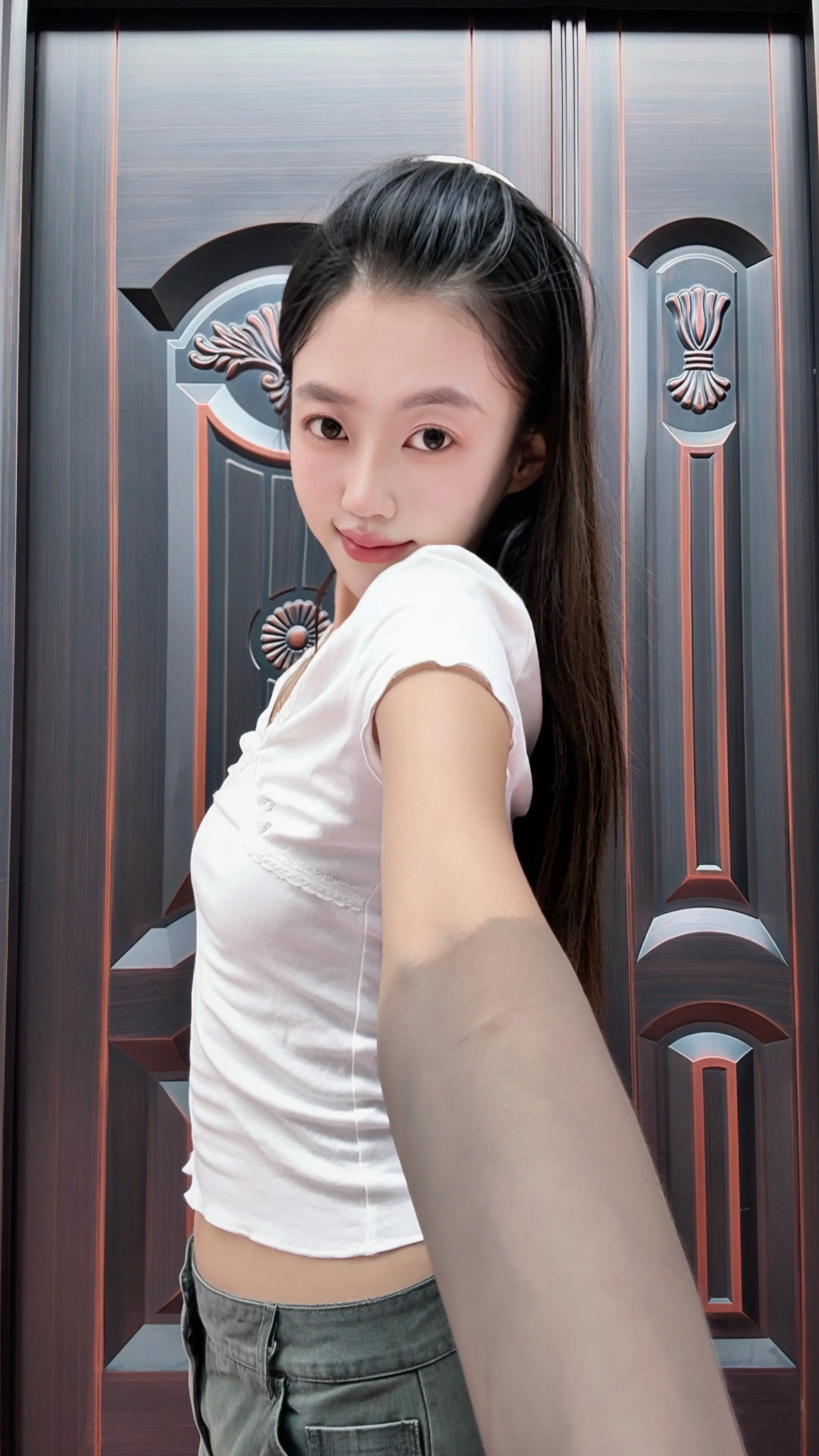 白色紧身短袖 活力女孩穿搭 t恤美女