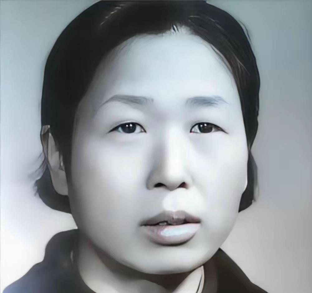 1977年底，原中组部副部长高淑兰被中央免去职务。她收拾好办公桌上的私人物品，交