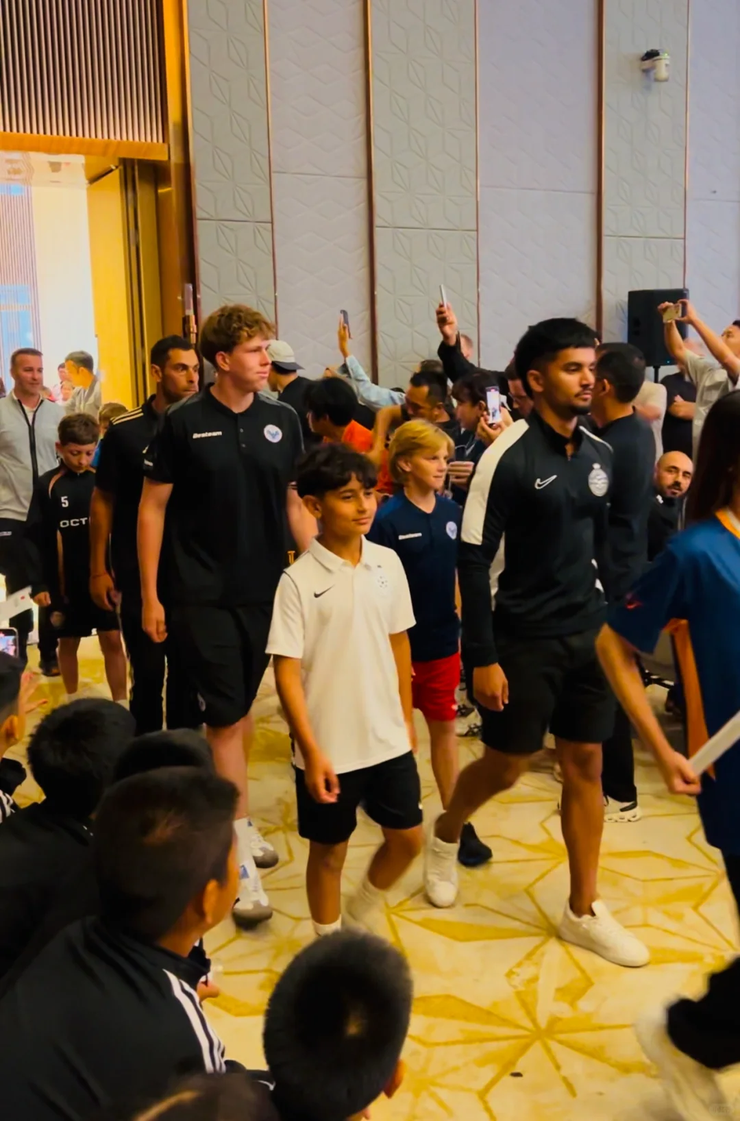 在澳洲⚽ 青训教练从40岁开始会大量退出🏟️