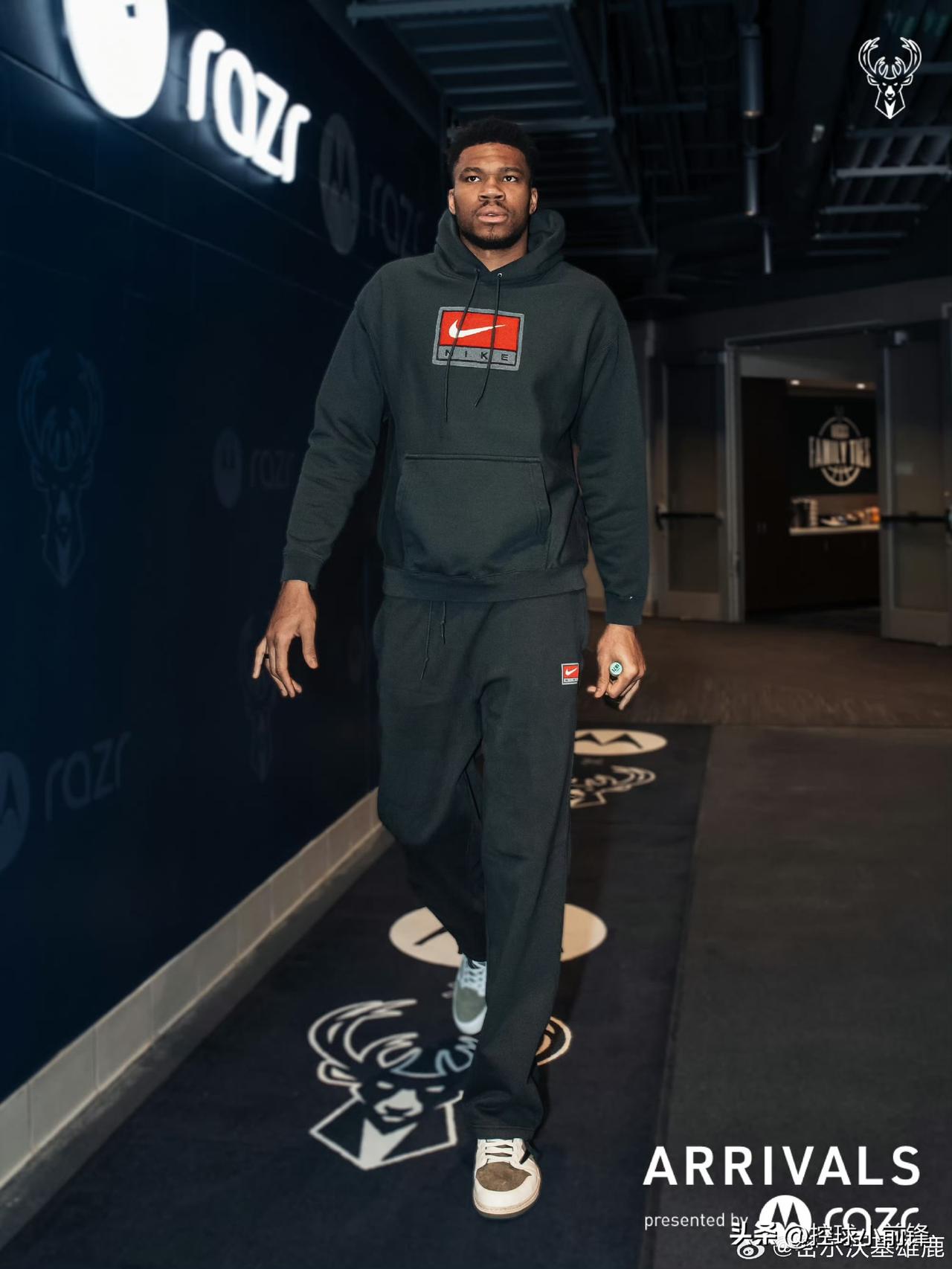 雄鹿的管理层真的就像脑袋进水了一样，字母哥恢复了健康想打比赛，可他们就想让他赛季