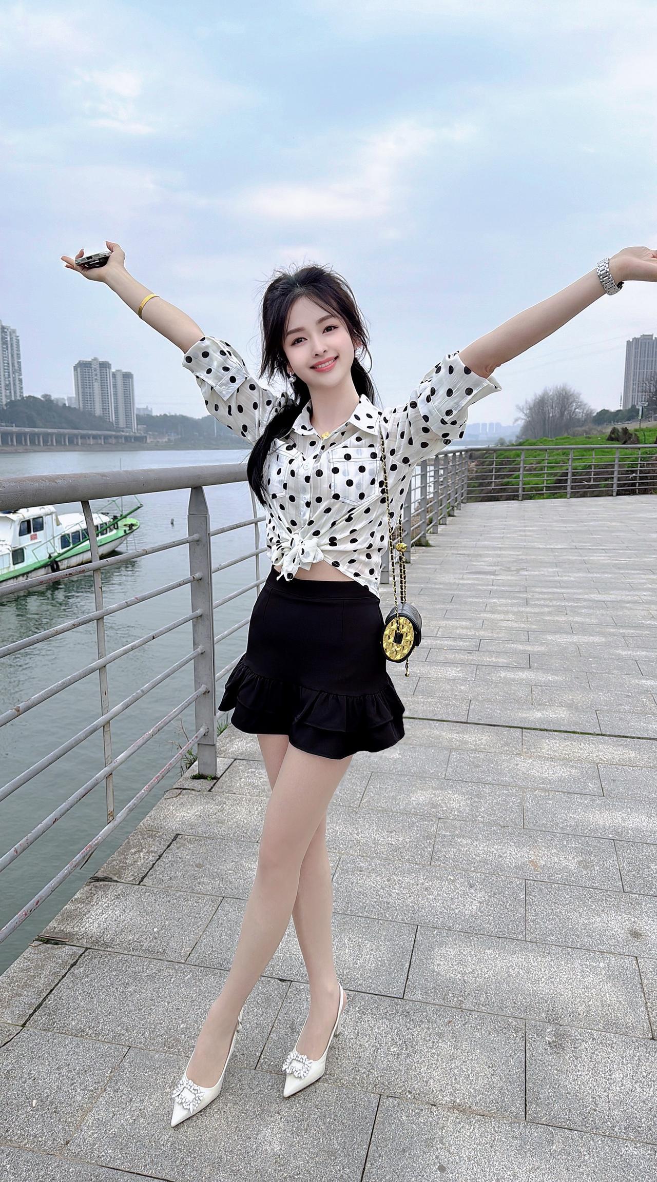 生活有千万种样子，可以是这样，也可以
是那样，唯独不是你想的那样，谁都想由
着性