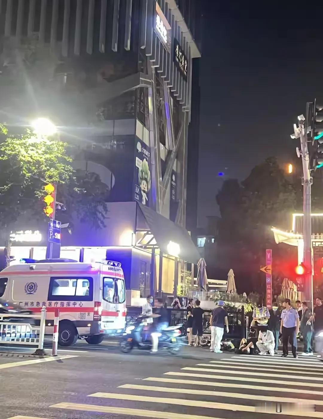 江南西路与紫丹大街路口，也就是瑶溪牌坊门前，电鸡又出事了！

这个位置已经安装了