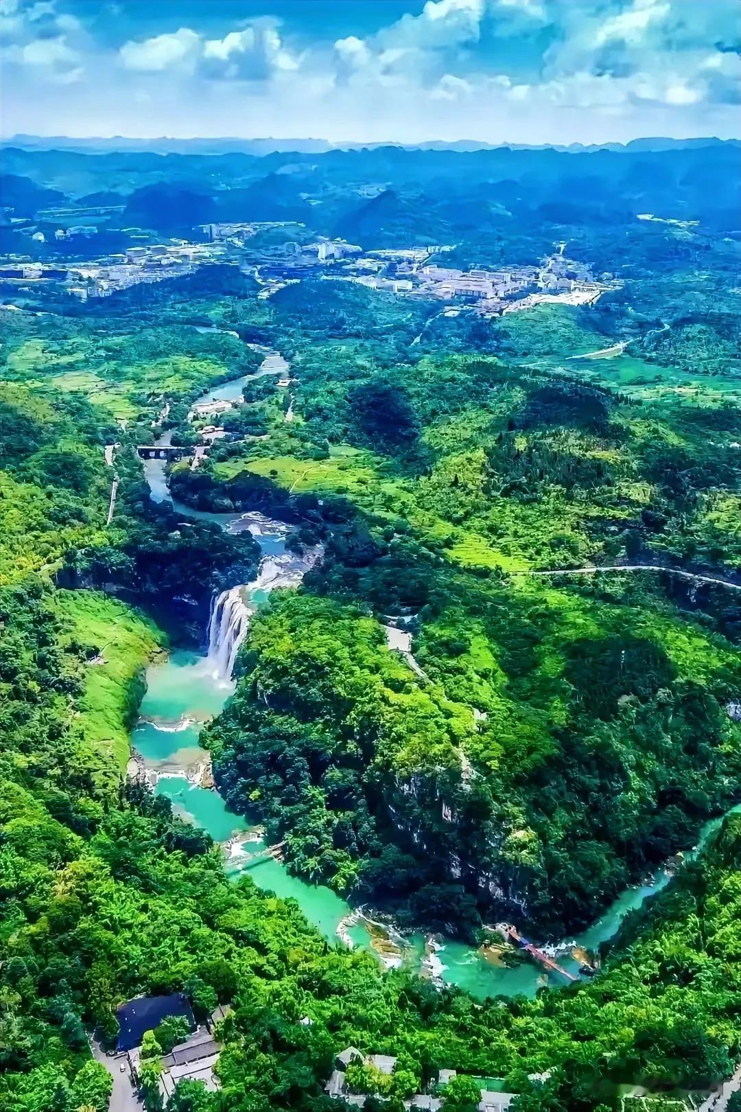 上帝视角俯瞰黄果树瀑布！！！不一样的美丽！！❤️#贵州风景太美啦# #航拍美丽贵