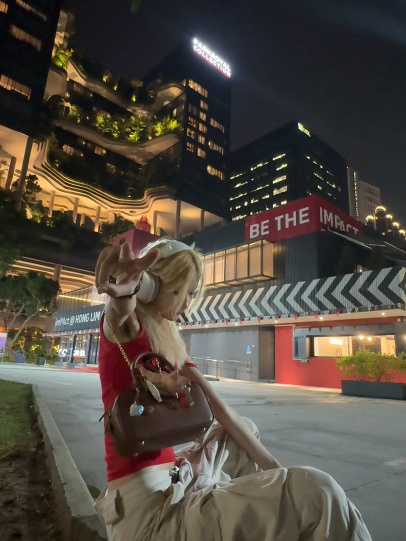 昂贵大城市里的快乐老鼠和二手假牛 