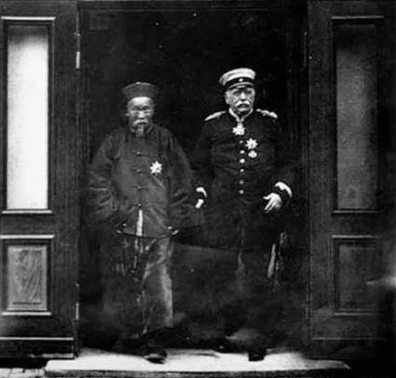 乔伊斯：历史是让我想觉醒的一个噩梦。 ​​​