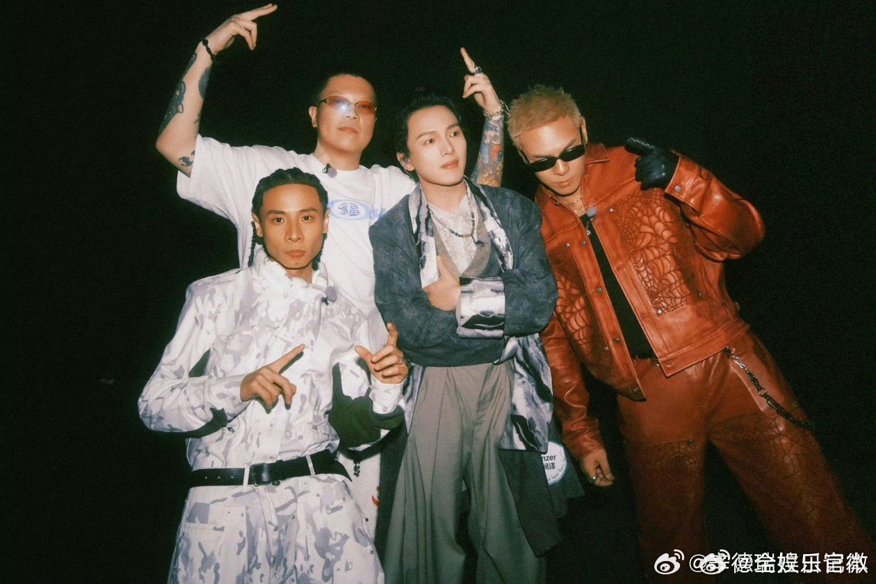 盛宇点赞布瑞吉 这段互动埋下满满的节目看点，由衷期待综艺尽快更新，好好解读盛宇点