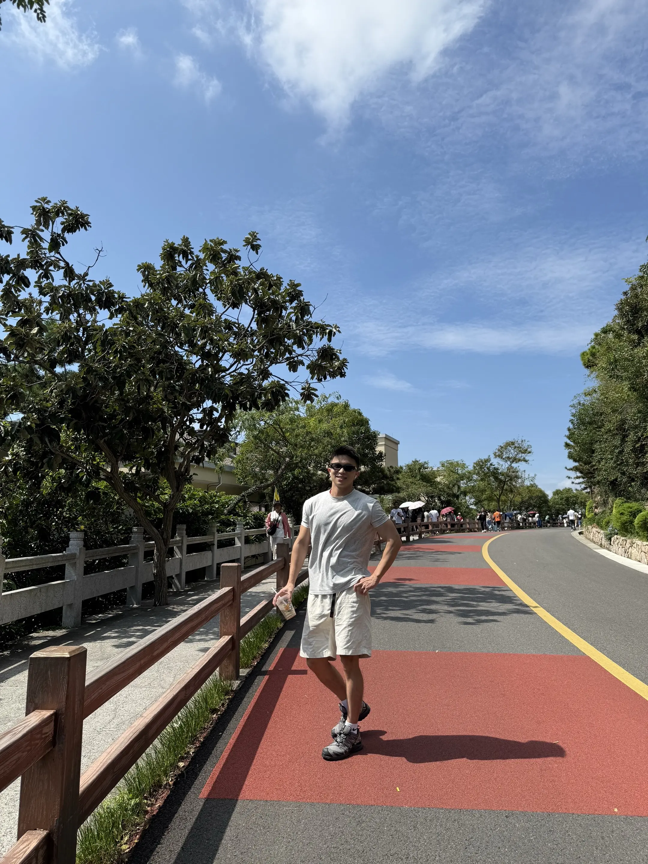 既要上香，又要上班