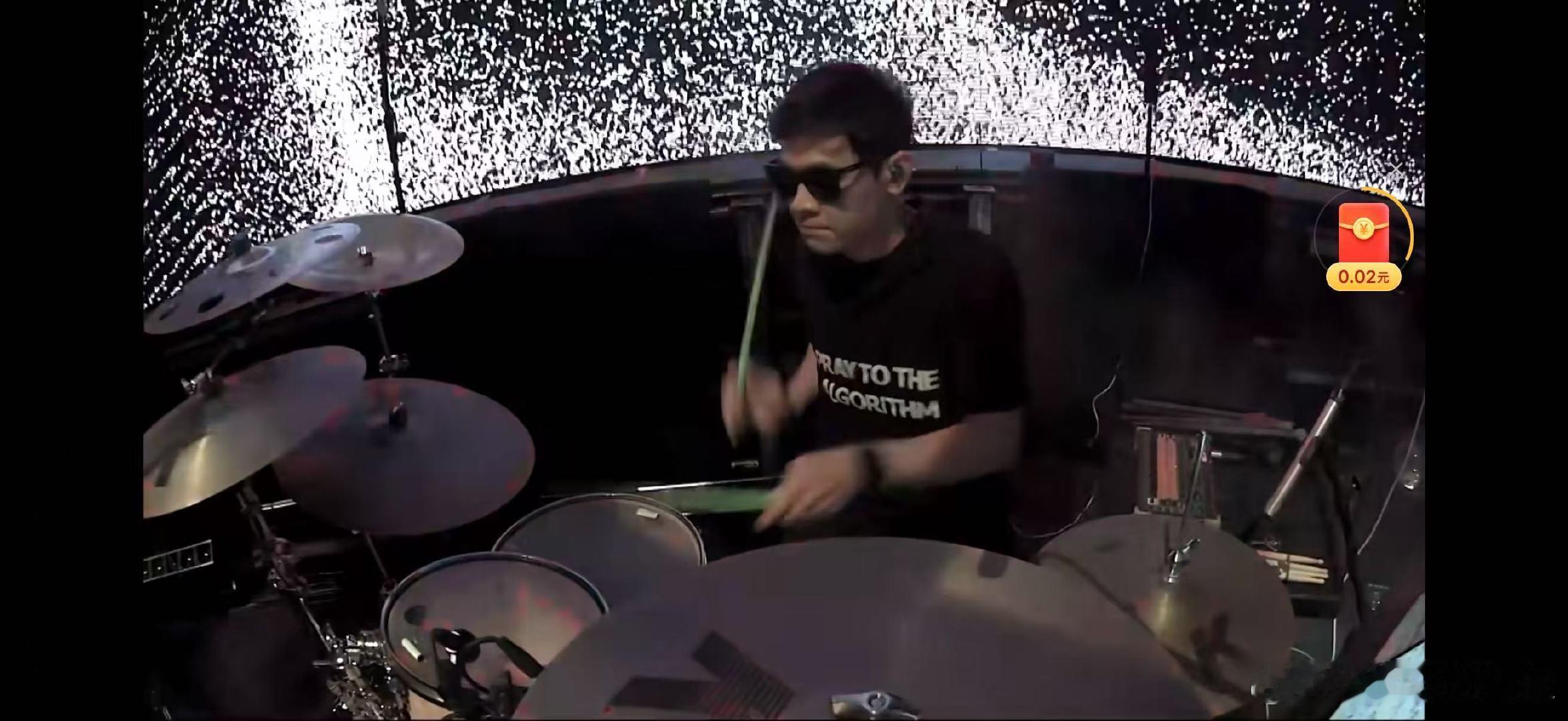 三十座城市的星空下，海来阿木用《别知己》的旋律架起心灵的桥，让每个相遇都成为最美