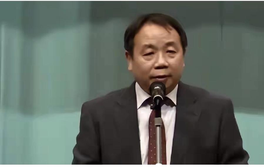 汉奸石平遇到大麻烦了！
 
1月1日，石平被限制出境，但他对入境决定不放在眼中，