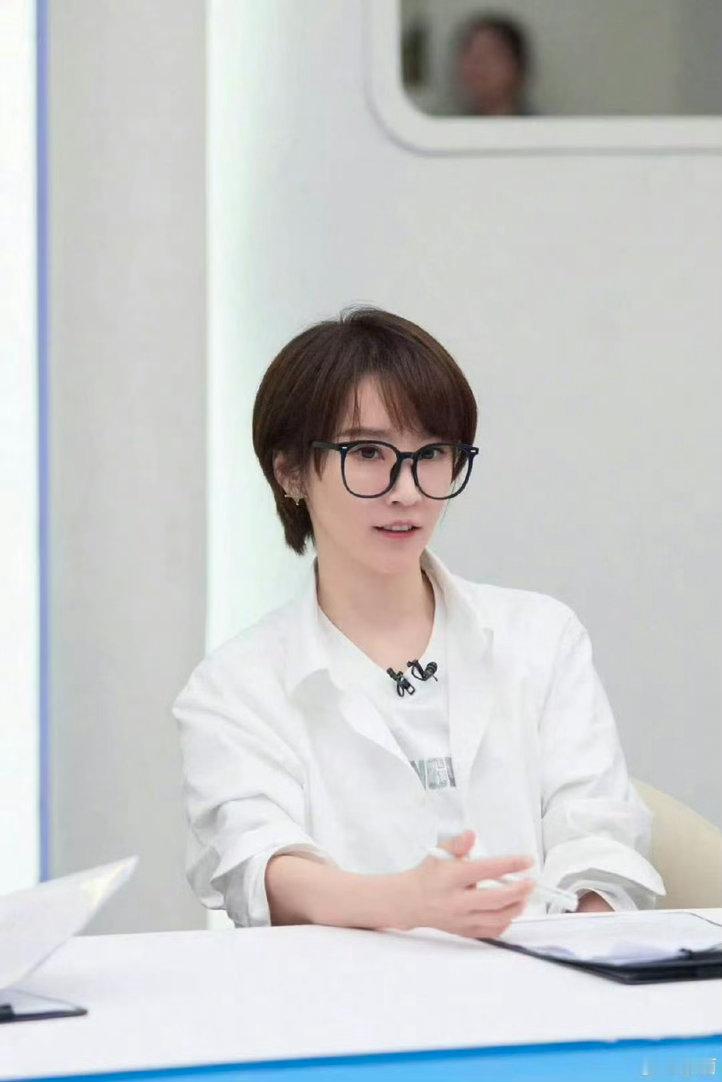 想给谢楠刷个嘉年华去哪里给谢楠刷个嘉年华 听她唱《短发》，能感觉到她不是在表演，