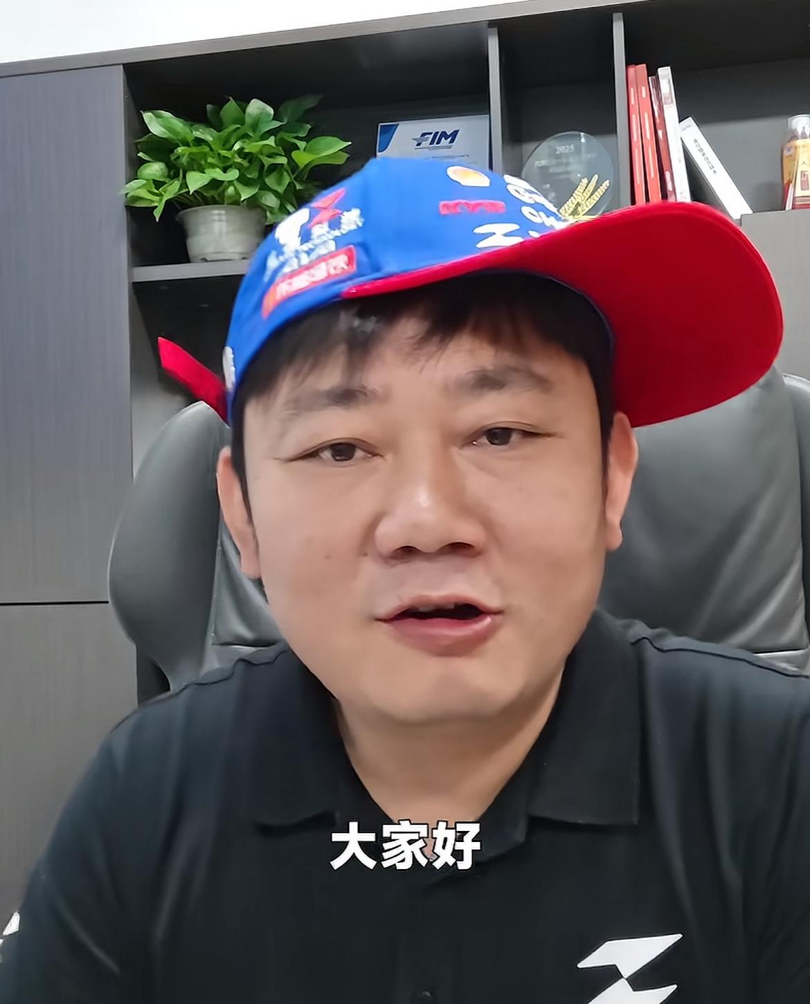 好遗憾，张雪的“善意”并没有得到结果，患癌的小潘哥哥不能前往英国看比赛了！
自曝