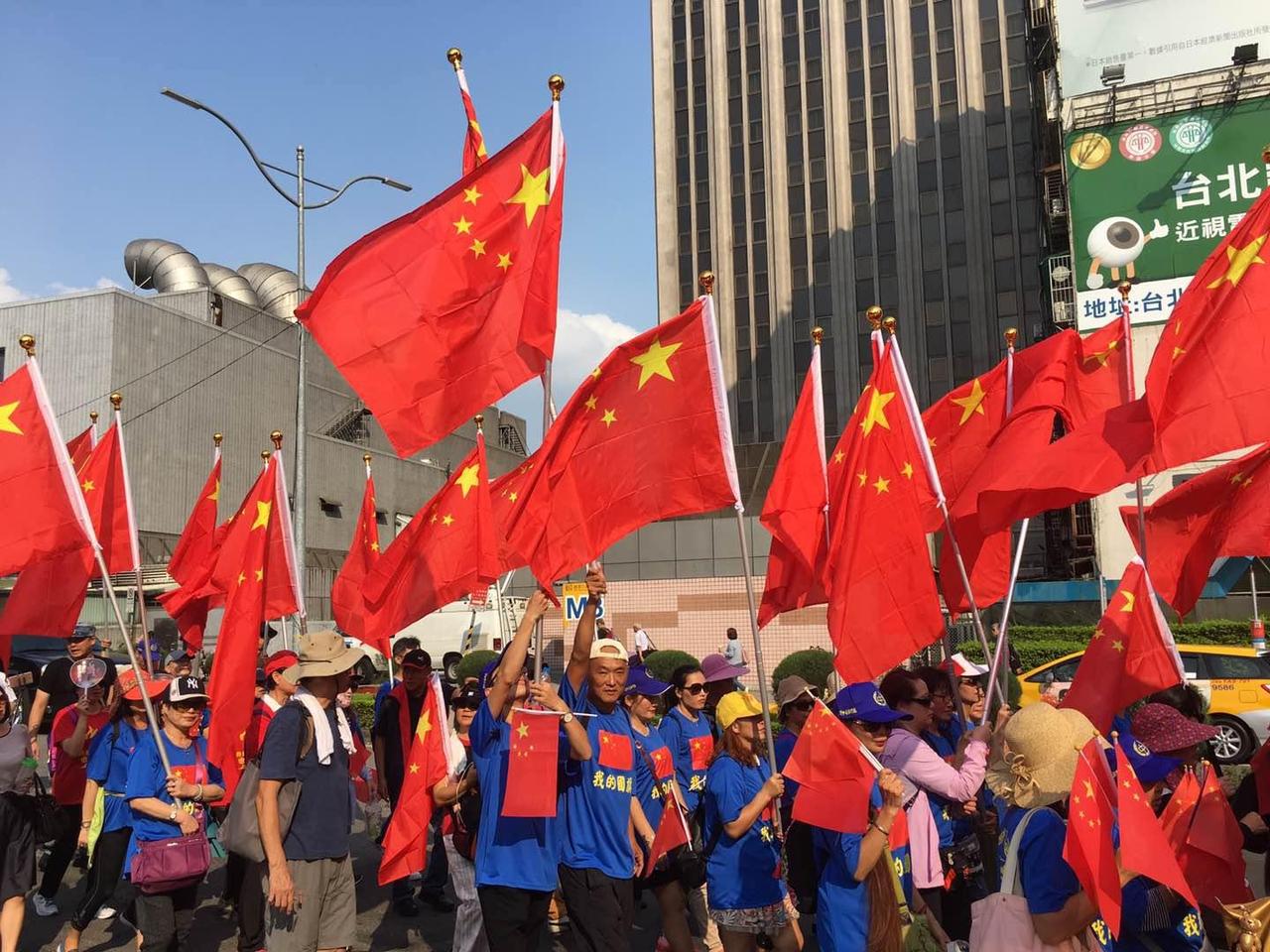 必须要给台湾省所有人提个醒：只要大陆还没动武，你们主动回归，这叫弃暗投明的起义！