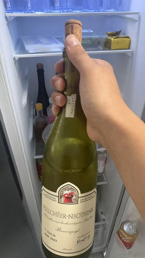 罗哥进球，开瓶新酒庆祝🍾 