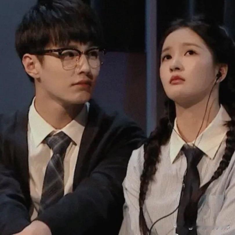 何与刘些宁被曝分手 95花的清醒：事业才是底气
 
狗仔笃定宣称何与刘些宁“百分