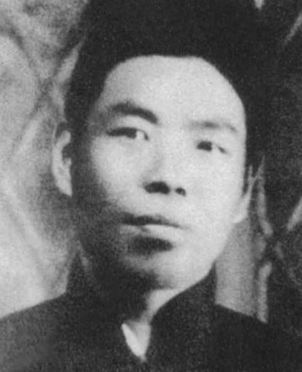 1951年，军统特务佟荣功落网，面对审讯，他说曾在西安潜伏过，审讯人员一惊，连忙