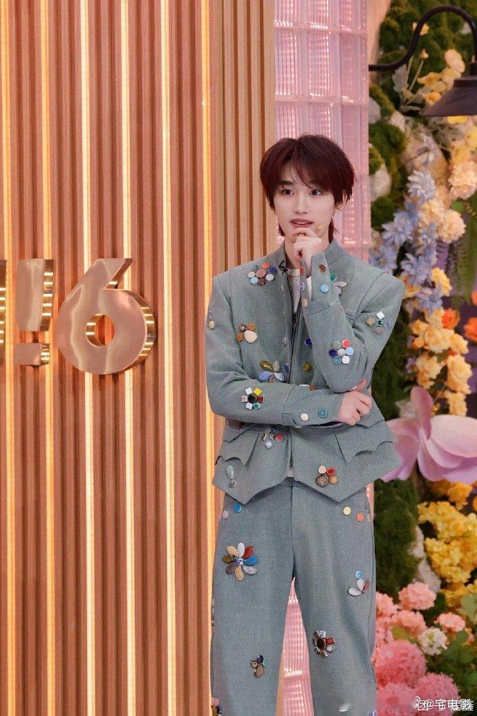 丁程鑫李雪琴演我一问三不知救命！俩人啥也答不上来还超默契，丁程鑫李雪琴一问三不知